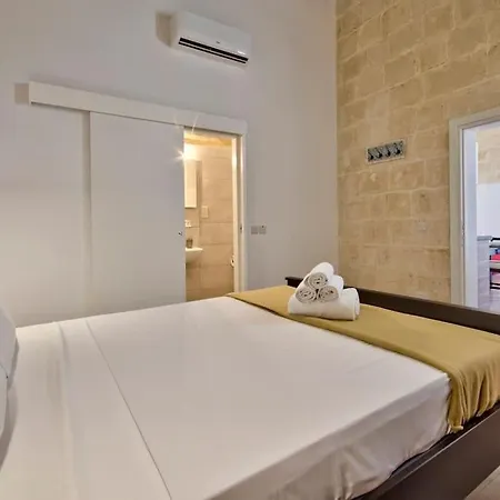 Vallettastay Old 3 *